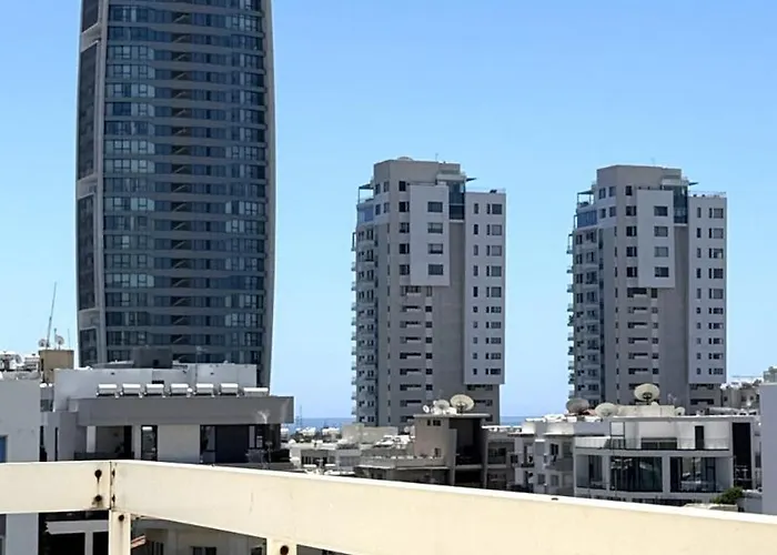 Modern 3bdr_top Floor_lux_suite_balcony Διαμέρισμα *